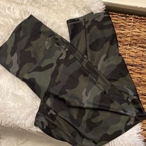 Old Navy Active Camo Powersoft Leggings ✨